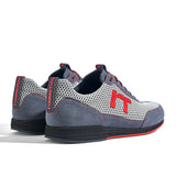 Laufschuh Runnertune Pace Colors – weißes Mesh und graues Velour, schwarze Sohle – Paaransicht schräg von hinten
