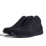 High-Top Laufschuh Runnertune X-Pace Black – schwarzes Waben-Textil und schwarzes Velour, schwarze Sohle – Paaransicht schräg von vorn