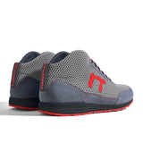 High-Top Laufschuh Runnertune X-Pace Colors – hellgraues Mesh und graues Velour, schwarze Sohle – Paaransicht schräg von hinten