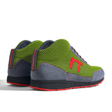 High-Top Laufschuh Runnertune X-Pace Colors – hellgrünes Mesh und graues Velour, schwarze Sohle – Paaransicht schräg von hinten
