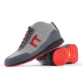 High-Top Laufschuh Runnertune X-Pace Colors – weißes Mesh und graues Velour, schwarze Sohle – Paaransicht mit Laufsohle