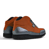 High-Top Golfschuh VitalloFlex Pro Hybrid HT – orangenes Pepita-Textil und graues Carbon, schwarze Sohle – Paaransicht schräg von hinten