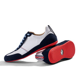 Sneaker VitalloFlex Puro RS RÖHRL75 – weißes Carbon und dunkelblaues Velour, rote Sohle – Paaransicht mit Laufsohle