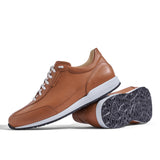 Sneaker VitalloFlex Puro S – cognacfarbenes, perforiertes und glattes Anilinleder, hellgraue Sohle – Paaransicht mit Laufsohle