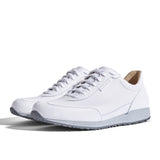 Sneaker VitalloFlex Puro S – weißes, perforiertes und glattes Anilinleder, hellgraue Sohle – Paaransicht schräg von vorn