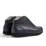 High-Top Sneaker VitalloFlex Puro S-HT – schwarzes, perforiertes und glattes Anilinleder, schwarze Sohle – Paaransicht schräg von hinten
