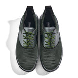Golfschuh VitalloFlex Quantum Stinger – dunkelgrünes Mesh und graues Carbon, schwarze Sohle – Paaransicht von oben