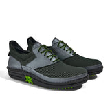 Golfschuh VitalloFlex Quantum Stinger – dunkelgrünes Mesh und graues Carbon, schwarze Sohle – Paaransicht schräg von vorn