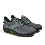 Golfschuh VitalloFlex Quantum Stinger – graues Mesh und graues Carbon, schwarze Sohle – Paaransicht schräg von vorn