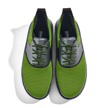 Golfschuh VitalloFlex Quantum Stinger – hellgrünes Mesh und graues Carbon, schwarze Sohle – Paaransicht von oben