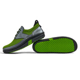 Golfschuh VitalloFlex Quantum Stinger – hellgrünes Mesh und graues Carbon, schwarze Sohle – Paaransicht mit Laufsohle