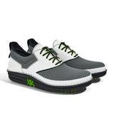 Golfschuh VitalloFlex Quantum Stinger – graues Mesh und weißes Carbon, schwarze Sohle – Paaransicht schräg von vorn