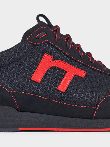 Laufschuh Runnertune Pace Original – schwarzes Waben-Textil und schwarzes Velour, schwarze Sohle – Einzelansicht von der Seite