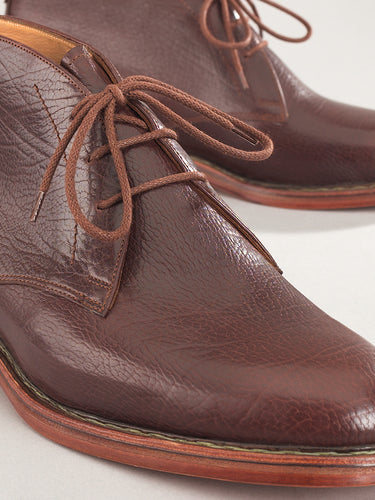 Maßgefertigter klassischer Herren-Boot Vitallo Boot – bordeauxfarbenes Chevreau-Leder, braune Ledersohle – Paaransicht schräg von vorn