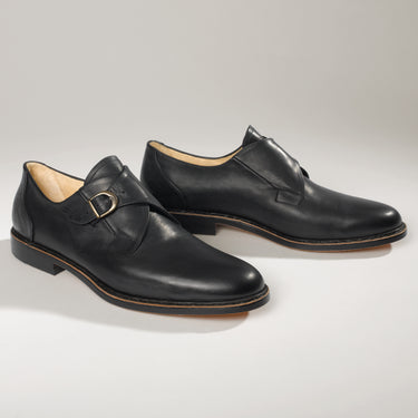 Maßgefertigter klassischer Herren-Monkstrap Vitallo Monk – dunkelblaues Kalbsleder, schwarze Ledersohle – Paaransicht schräg von vorn