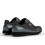 Golfschuh VitalloFlex Pro Hybrid – dunkelgraues Pepita-Textil und graues Carbon, schwarze Sohle – Paaransicht schräg von hinten