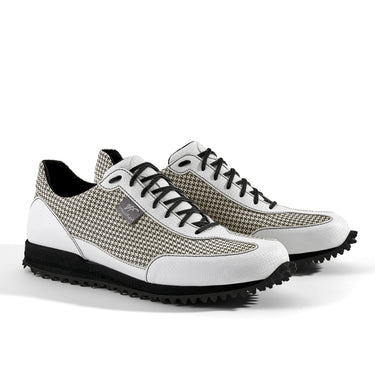 Golfschuh VitalloFlex Pro Hybrid – weißes Pepita-Textil und weißes Carbon, schwarze Sohle – Paaransicht schräg von vorn