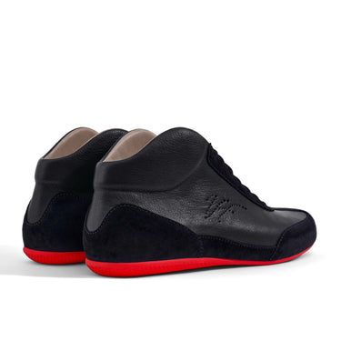 High-Top Sneaker VitalloFlex Puro RSR – schwarzes Nappaleder und schwarzes Rauleder, rote Sohle – Paaransicht schräg von hinten