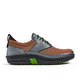 Golfschuh VitalloFlex Quantum Stinger – orangebraunes Mesh und graues Carbon, schwarze Sohle – Einzelansicht von der Seite